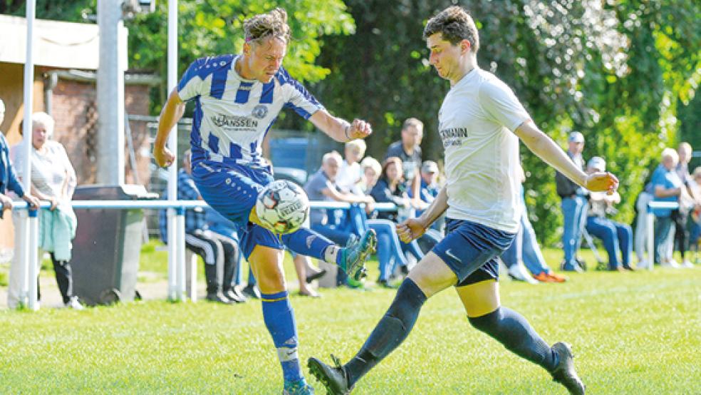 Alexander Meyer (links) und seine Möhlenwarfer haben nach Meinung des Trainers zu viele Punkte liegen lassen - auch gegen Fresena Ihren. © Foto: Bruins