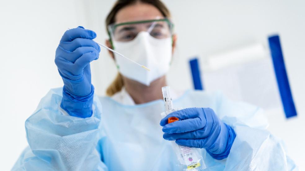 Bei Tests im Kreis Leer haben sich gestern weitere 30 Neu-Infektionen mit dem Corona-Virus bestätigt. © Symbolfoto: dpa