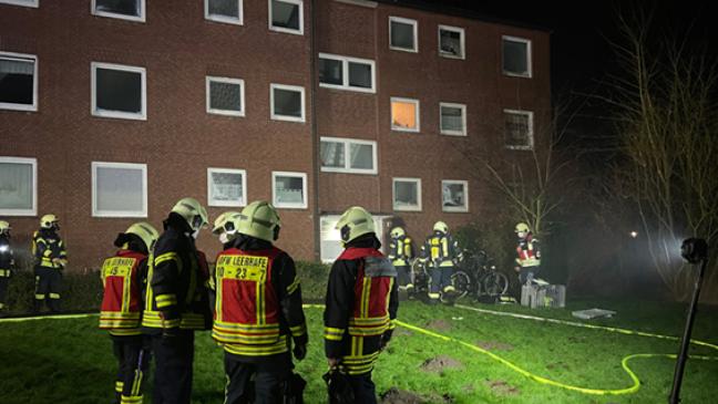 Ein Brand im Keller fordert Feuerwehr