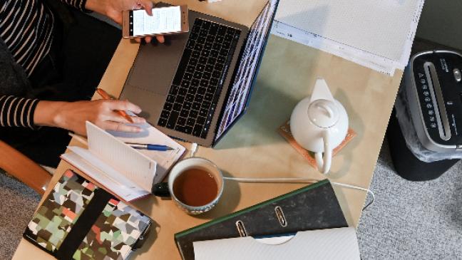 Arbeiten am heimischen Schreibtisch vielfach längst Alltag