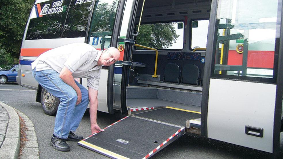 Auch einen barrierefreien Einstieg bietet der Anrufbus. Die CDU Weener hat jetzt den Vorschlag gemacht, den Anrufbus für Fahrten von Weener aus zum Impfzentrum des Landkreises nach Hesel einzusetzen. © Foto: Archiv