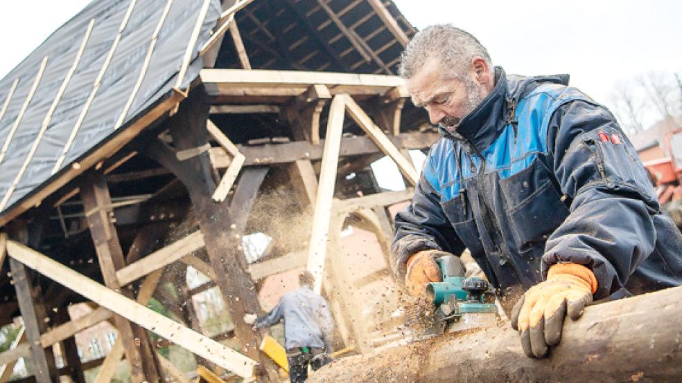 Wer mit Investitionen Arbeitsplätze in kleinen Unternehmen schafft oder stärkt, der kann auf Förderungen im Kreis Leer bauen. © Foto: dpa