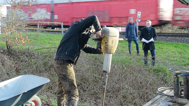 Bohrungen für Bahnhaltepunkt