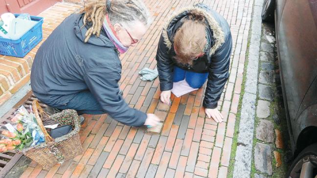 Zum Gedenken eine Rose