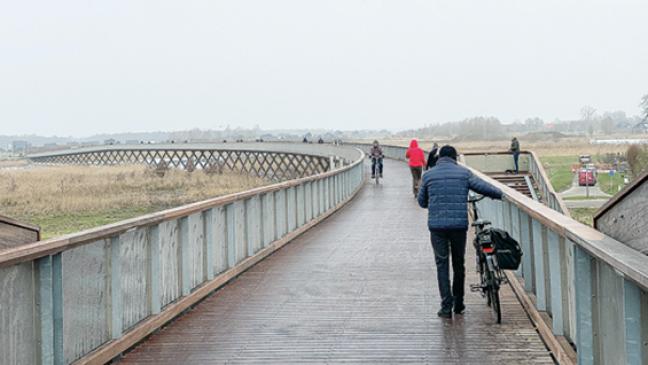 Brücke verbindet Winschoten und Blauwestad
