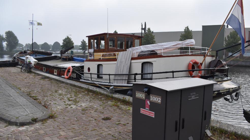 Die Bewohner der historischen Binnenschiffe im Winschoter Tramhaven haben jetzt eine feste Adresse, Anschlüsse an die Energieversorgung und Internetzugang.  © Foto: Kuper