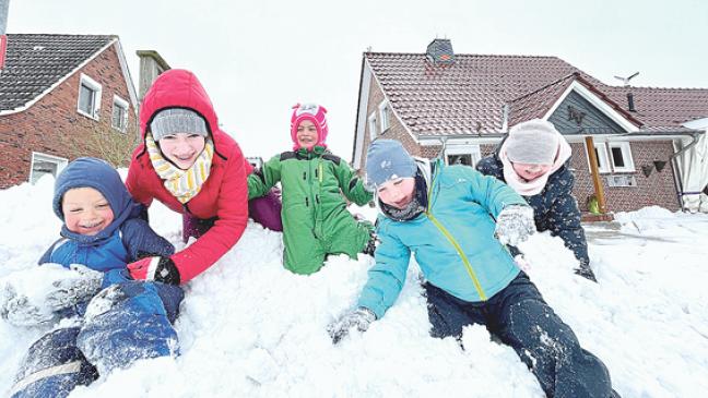 Bis Mittag Schnee räumen