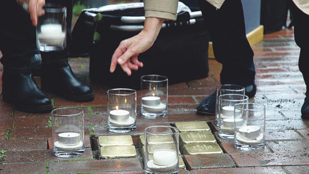 Die Verlegung neuer Stolpersteine in Weener ist erst einmal abgesagt. © Archivfoto: Szyska