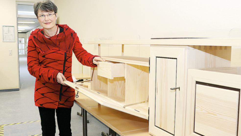 Mit diesem Gesellenstück, einem Lowboard, bestand Birgit Hermann aus Weener ihre Gesellenprüfung als Beste.  © Foto: HWK