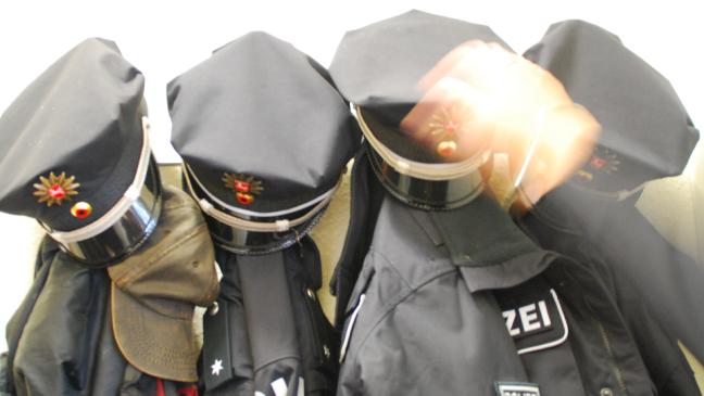 Scheibe eines Schuppens <br>eingeschlagen