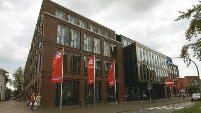 Sparkasse trotzt der Krise