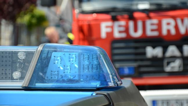 Motorradfahrer und Beifahrer verletzt