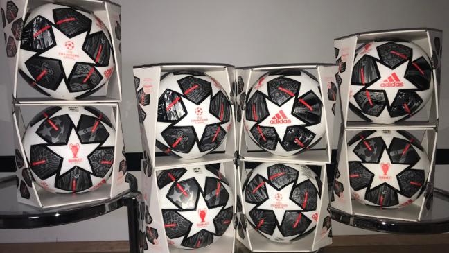Bälle für den Ostfriesland-Cup sind da