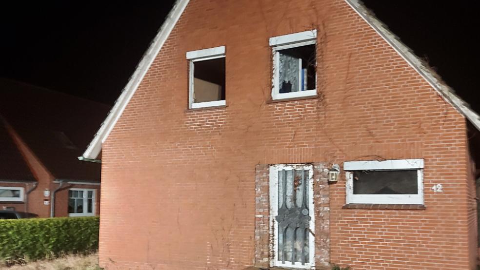 Die Feuerwehr wurde gestern Abend zu einem Zimmerbrand in Moordorf gerufen.  © Foto: Feuerwehr Wiegboldsbur