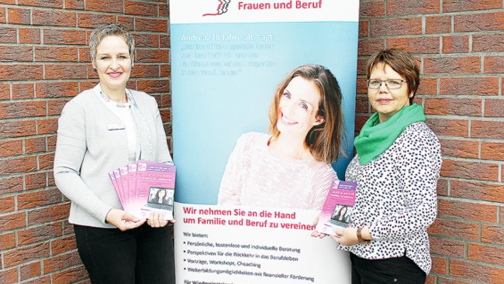 Heidi Wientjes und Jeanette Mattern (von links) stellten das neue Programm der Koordinierungsstelle Frauen und Beruf vor.  © Foto: Landkreis Aurich