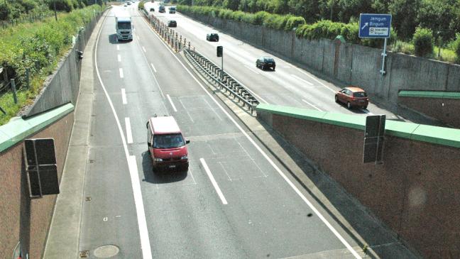 Fahrstreifen im Emstunnel gesperrt