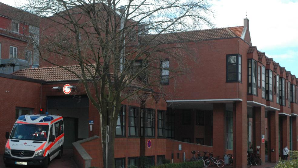 Im Borromäus-Hospital in Leer stehen 15 Betten für Corona-Patienten zur Verfügung. Gestern waren insgesamt 32 Patienten in den beiden Krankenhäusern in Leer in stationärer Behandlung, etwa je zur Hälfte im Klinikum und im »Borro«. © Foto: Szyska