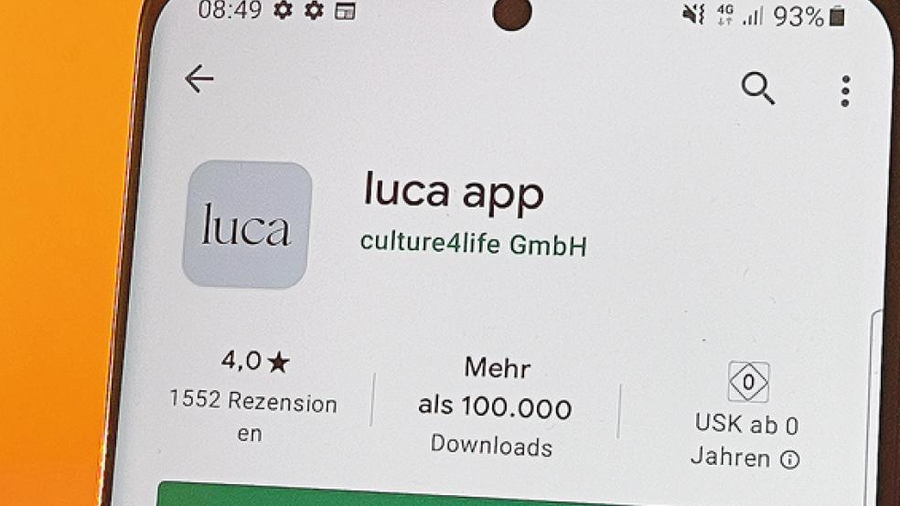 Die »luca«-App kann jetzt auch im Leeraner Kreisgebiet genutzt werden.  © Foto: dpa