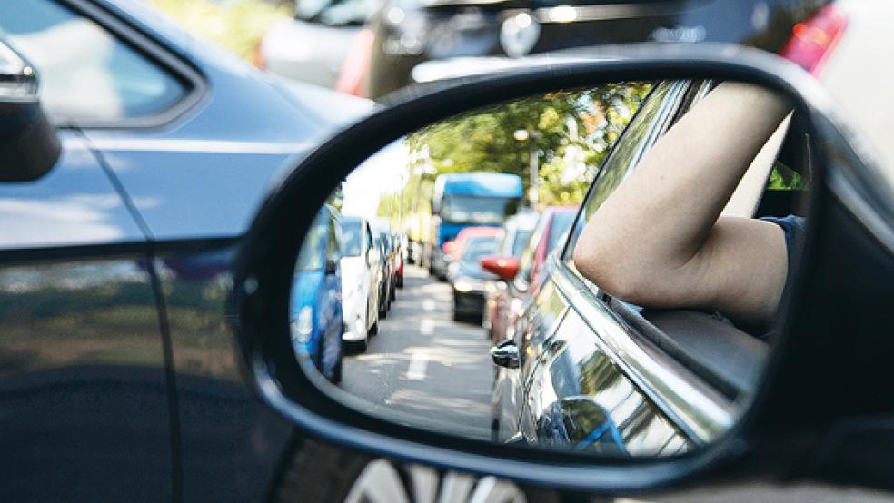 Ein alltägliches Bild für Berufspendler: Sie müssen sich in Geduld auf dem Weg zur Arbeit üben.  © Foto: IG Bau