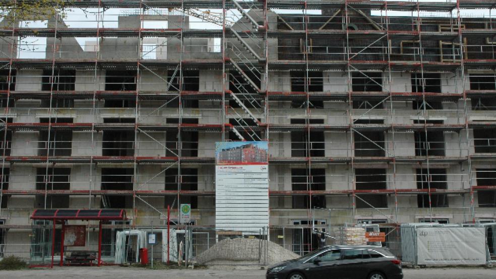 Großbaustelle: An der Blinke/Ecke »Am Burggraben« in Leer investiert der Awo-Bezirksverband Weser-Ems rund elf Millionen Euro in ein neues Altenwohnzentrum. © Foto: Szyska