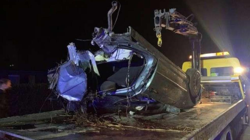 Ein schwerer Unfall hat sich im Landkreis Wittmund ereignet.  © Polizei