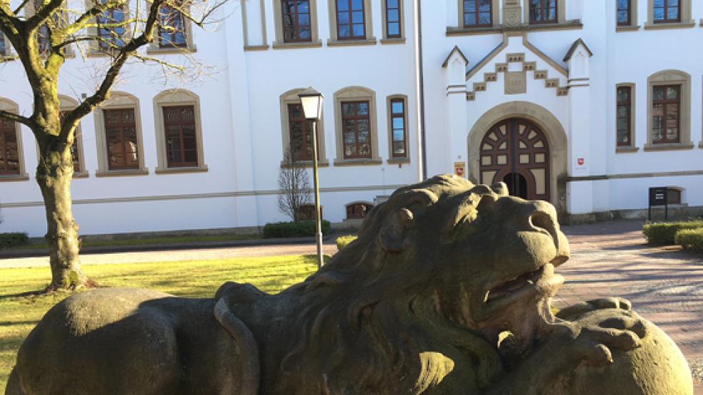 Vor dem Landgericht Aurich wird derzeit über einen Raubüberfall in Esens verhandelt. Allerdings ist die Beweislage vorsichtig gesagt unklar.  © Foto: Archiv