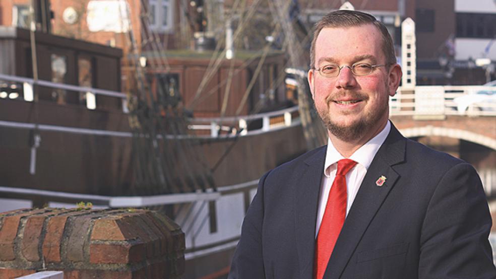 Als Bürgrermeister der Stadt Papenburg lädt Jan Peter Bechtluft zu der Corona-Gedenkfeier am Sonntag ein.<br />  © Foto: privat