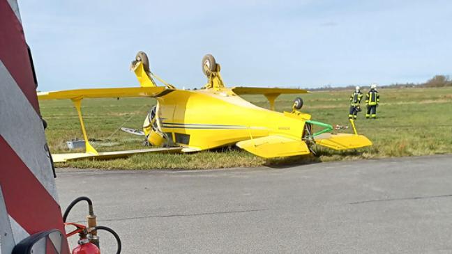 Zwei Verletzte bei Flugzeugabsturz