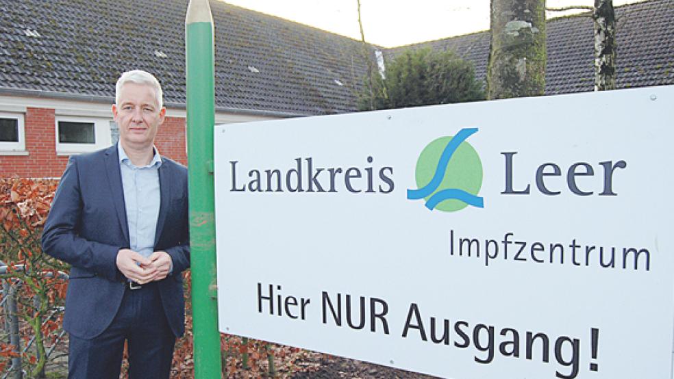 Auch in Hesel steht ein großes Impfzentrum. Landrat Matthias Groote appelliert, die AHA-Regeln einzuhalten.  © Foto: Hoegen