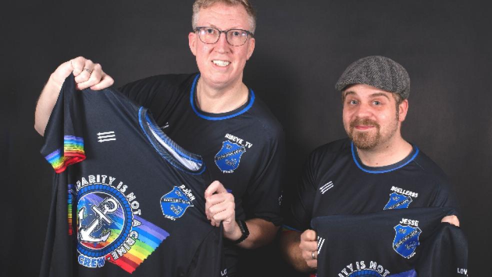 Borussias eSports-Spartenleiter Thomas Frey (links) und Nils Elberskirch freuen sich schon auf den Start des Bauverein-Cups.  © privat