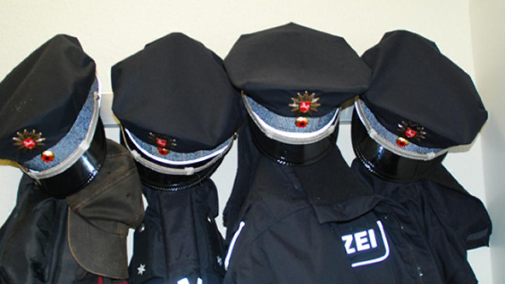 In der Nacht auf Dienstag wurden in Nortmoor mehrere Scheiben auf dem Sportplatzgelände eingeschlagen. Polizeibeamte hatten die Jugendlichen in unmittelbarer Nähe angetroffen.  © Foto: Archiv