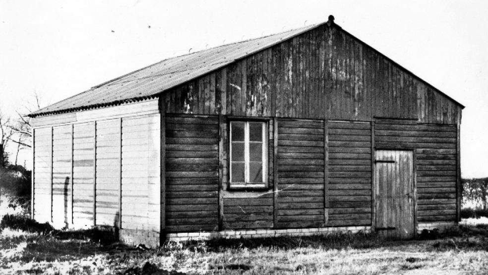 Ein sogenanntes Behelfsheim für Kriegsvertriebene wurde unter anderem auf der Gefügelfarm Cramer an der Leerorter Chaussee in Weener errichtet. © Foto: Garen/RZ-Archiv (www.sowasdat.rheiderland.de)