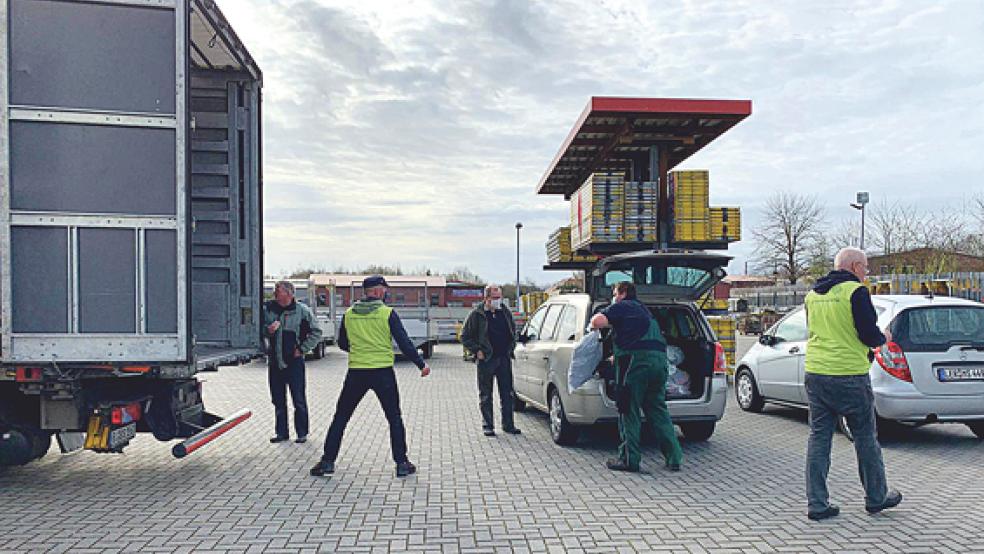 Viele ehrenamtliche Helfer packten wieder mit an.  © Fotos: Himtedt