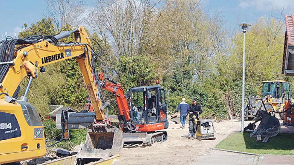 Die Kanalarbeiten schreiten voran. Die Kosten werden von der Weeneraner Stadtverwaltung auf 277.000 Euro beziffert. <br />  © Foto: Hoegen
