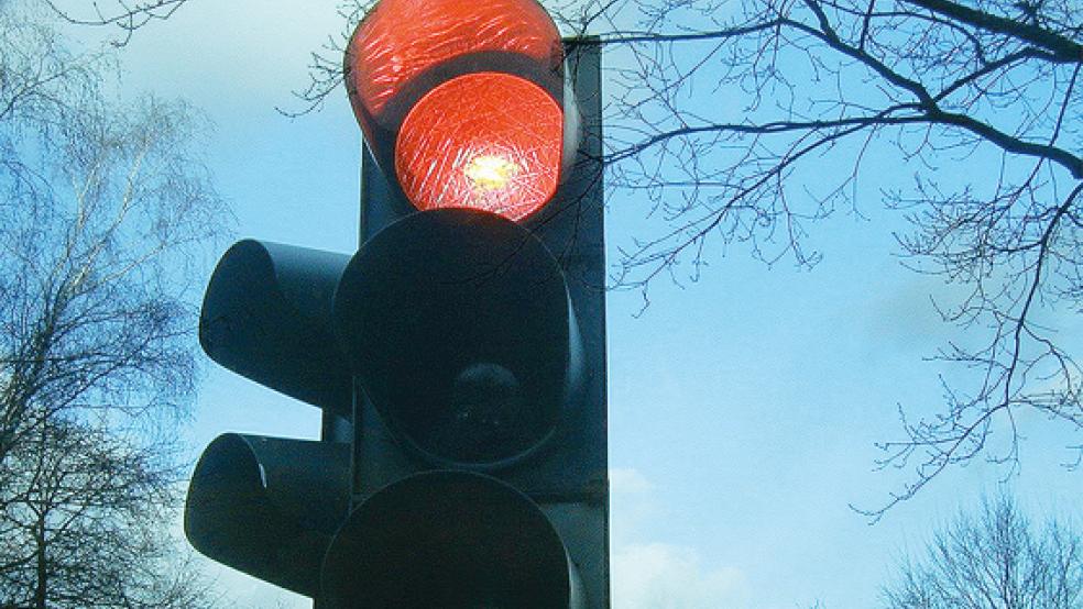 Das grüne Signal zur Aufstellung einer Fußgängerampel vor dem Altenzentrum in Weener lässt auf sich warten.  © Symbolfoto: Pixabay