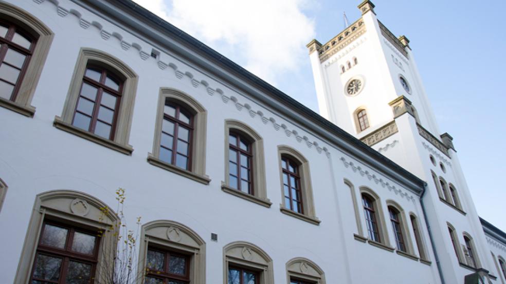 Einer 34-jährigen Frau wird vor der Schwurgerichtskammer des Landgerichts Aurich zur Last gelegt, Anfang November 2017 in Filsum ihrer vier Monate alten Tochter durch heftiges Schütteln schwere Hirnverletzungen zugefügt zu haben. .  © Foto: Hanken