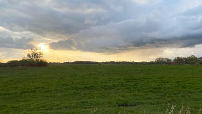 Mann belästigt Frau auf Meentelanden