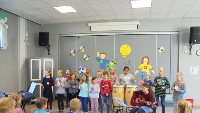 Geld für Schule in Möhlenwarf