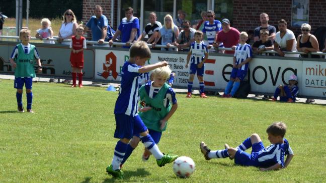 Kinder und Jugendliche dürfen ab Montag wieder Fußball spielen