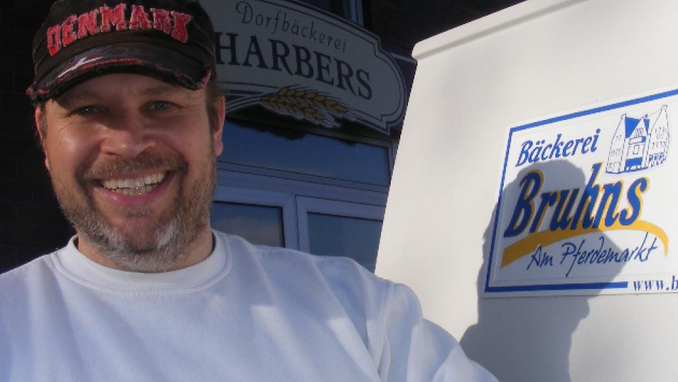 Enno Bruhns ist zurzeit mit Umbauarbeiten in der seit Ende Juli vergangenen Jahres leerstehenden »Dorfbäckerei Harbers« in Bingum beschäftigt. In etwa zwei Wochen möchte er dort wieder die Türen für die Kundschaft öffnen. © Foto: Szyska