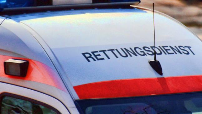 Rentner landet in Graben