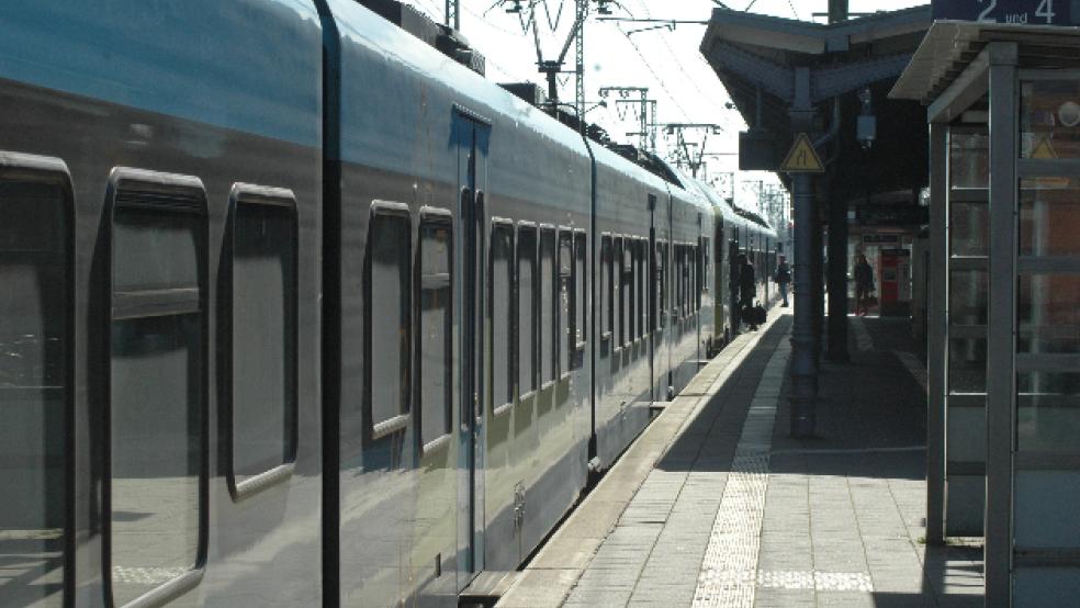 Auch nach Leer gelangen Bahnreisende aus Hessen und Westfalen im Sommer deutlich schneller als bisher. © Foto: Szyska