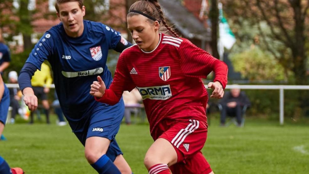 TiMoNo-Kapitänin Sandra Hamphoff (links) wird auch im kommenden Jahr für den Oberligisten auflaufen. © Foto: TiMoNo