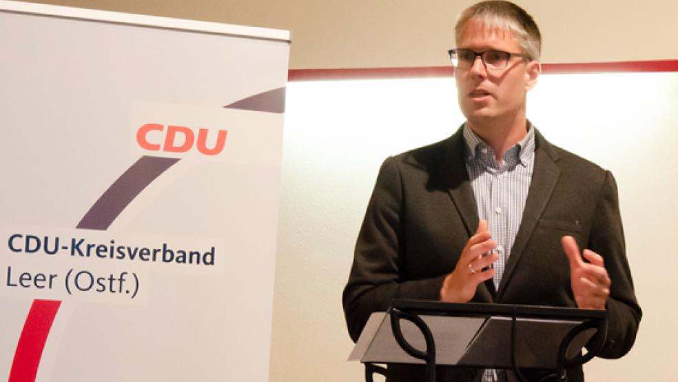 Warb in seiner Bewerbungsrede für eine Kultur der Transparenz und des Vertrauens: Der Weeneraner CDU-Bürgermeisterkandidat Heiko Abbas.  © Foto: Hanken