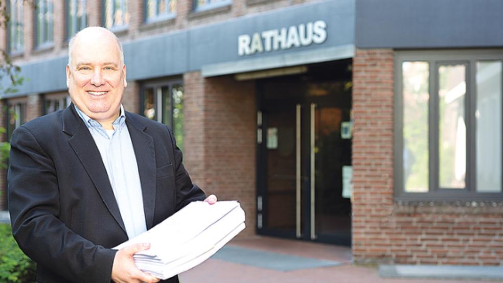 Claus Peter Horst mit seinen Unterstützer-Listen.  © Foto: privat