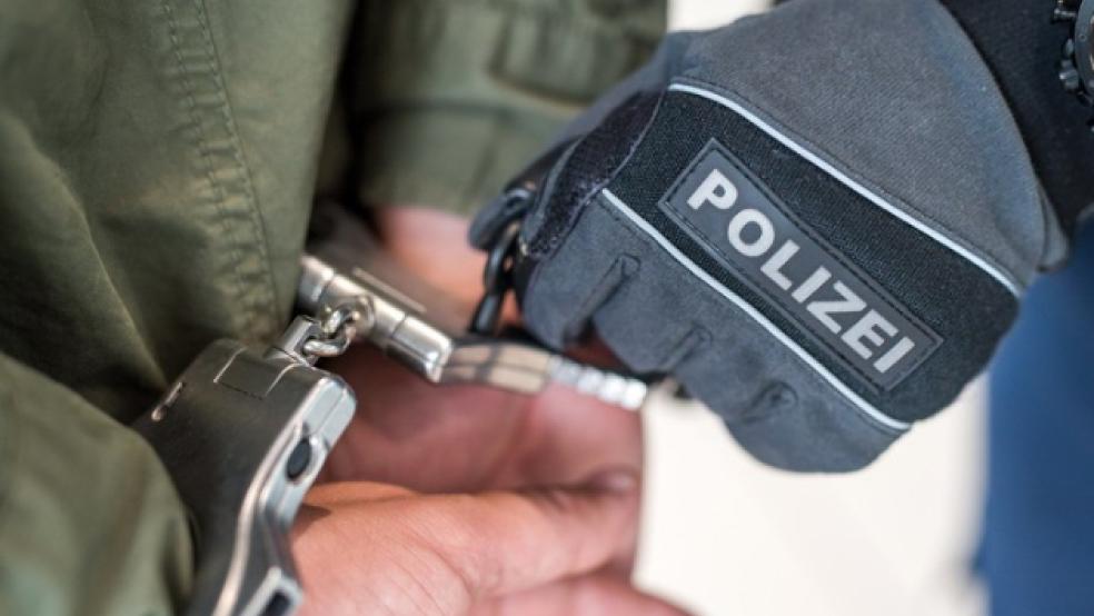 Der 52-Jährige wurde festgenommen, konnte die noch ausstehende Geldstrafe aber begleichen, sodass ihm ein Gefängnisaufenthalt erspart blieb. © Foto: Bundespolizei