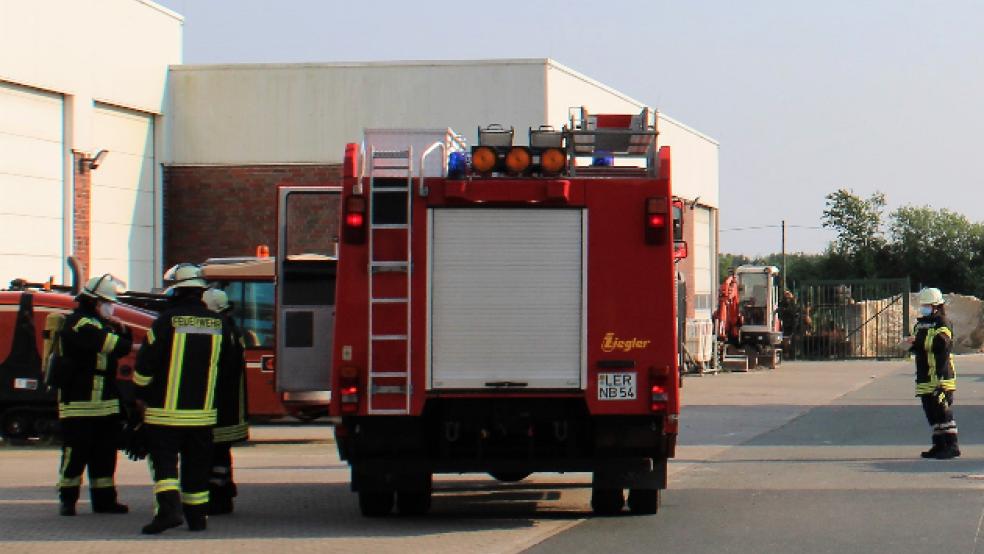 Die Einsatzkräfte der Feuerwehr Weener stellten schnell fest, dass kein Feuer ausgebrochen war. © Foto: Rand (Feuerwehr)