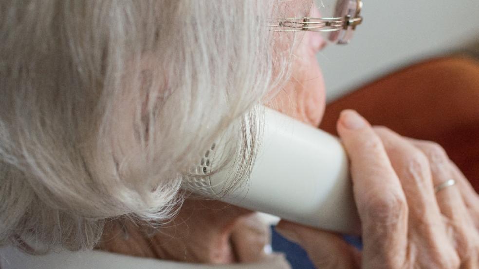 Im Bereich der Polizeiinspektion Leer/Emden gab es wieder vermehrt Betrugsanrufe, bei denen sich die Täter am Telefon als Enkel oder Polizeibeamter melden. © pixabay