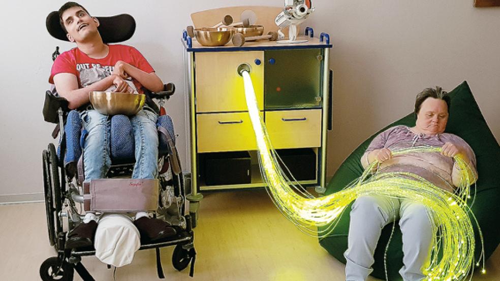 Durch Spenden konnte die Tagesförderstätte Bunde die Anschaffung dieses Snoezelen-Wagens für eine besondere Entspannungstherapie finanzieren.  © Foto: privat