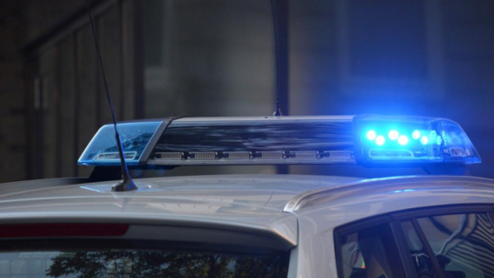 Nach einem Polizeinsatz in Emden laufen nun Ermittlungen gegen zwei beteiligte Beamte.  © Foto: pixabay